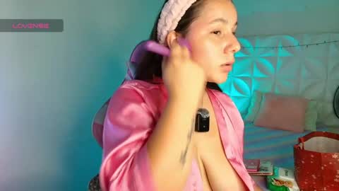 Snapshot of ivonnygoldie chatting on May 13, 1:47 am Ivonny online show from May 13, 1:47 am