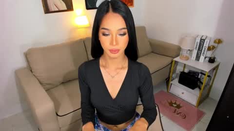 Snapshot of ivorycollins chatting on January 3, 11:35 am kirstenelsie online show from January 3, 11:35 am