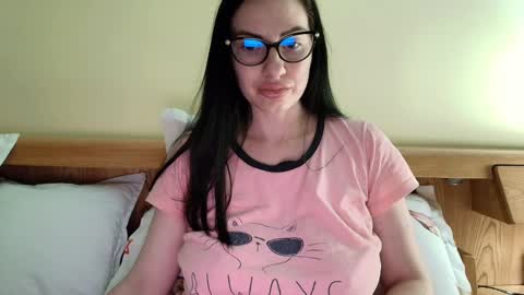 Snapshot of ivoryorchid chatting on December 22, 3:11 pm Ivory online show from December 22, 3:11 pm