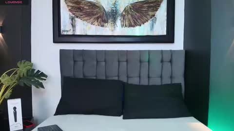 ivi rosse  online show from March 17, 2:09 pm