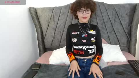 Snapshot of ivy_fantasy69 chatting on May 25, 6:47 pm ivy_fantasy69 online show from May 25, 6:47 pm