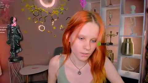 Snapshot of ivy_frost chatting on June 27, 3:39 pm Ivy online show from June 27, 3:39 pm