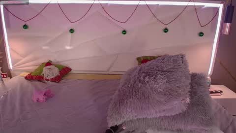 Snapshot of ivy_soul chatting on December 10, 9:33 pm IVY online show from December 10, 9:33 pm