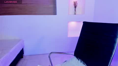 Snapshot of ivybliss8 chatting on February 27, 11:52 am i v y b l i s s online show from February 27, 11:52 am