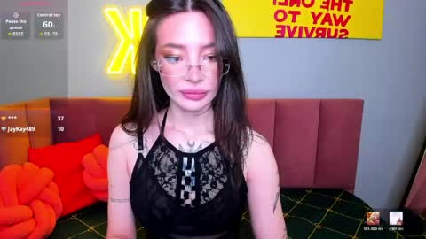 Ivy online show from May 29, 1:47 am