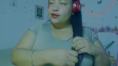 Snapshot of ivydesouzaa chatting on July 1, 2:46 am ivydesouza online show from July 1, 2:46 am