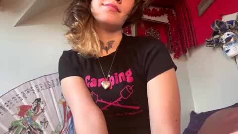 Snapshot of ivydevilll chatting on May 28, 6:38 pm IVY DEVILL online show from May 28, 6:38 pm