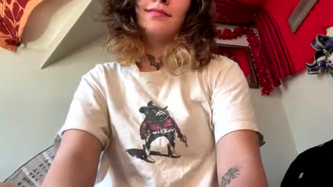 Snapshot of ivydevilll chatting on June 1, 7:37 pm IVY DEVILL online show from June 1, 7:37 pm