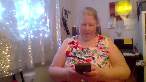 ivyjane3522 online show from July 9, 1:53 am