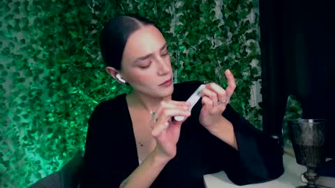 Miss Ivy online show from December 29, 7:53 pm