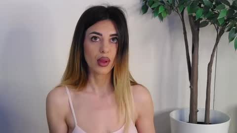 IvyLustt online show from May 25, 5:46 am