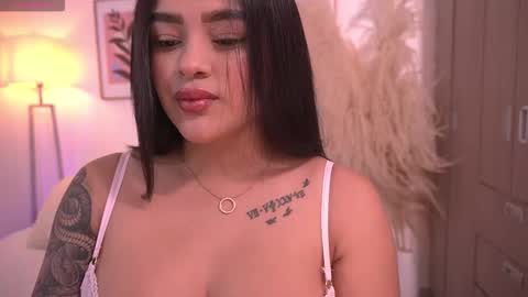 Snapshot of ivyrose_ chatting on October 15, 3:06 am Annie online show from October 15, 3:06 am