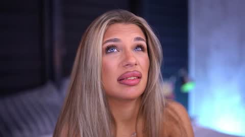 IvyRowa online show from January 25, 12:06 am