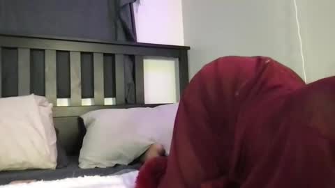 ivyskye_ online show from May 15, 1:34 am