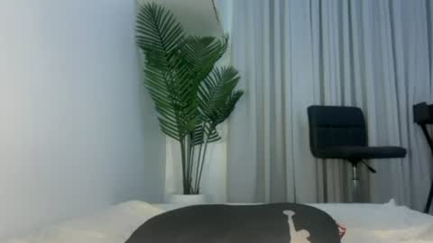 ivysnows online show from July 6, 4:20 am