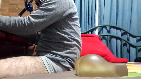 iwanturarse online show from November 25, 12:10 am