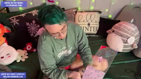 Muse hethey online show from December 1, 12:15 am