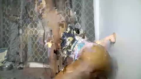 iynika online show from May 20, 10:49 pm