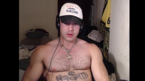 Snapshot of izak144 chatting on December 12, 5:31 am izak144 online show from December 12, 5:31 am