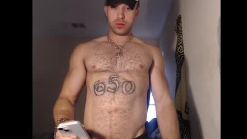 Snapshot of izak144 chatting on December 16, 5:33 pm izak144 online show from December 16, 5:33 pm