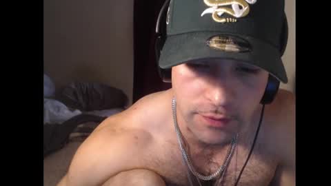 Snapshot of izak144 chatting on February 24, 11:52 pm izak144 online show from February 24, 11:52 pm