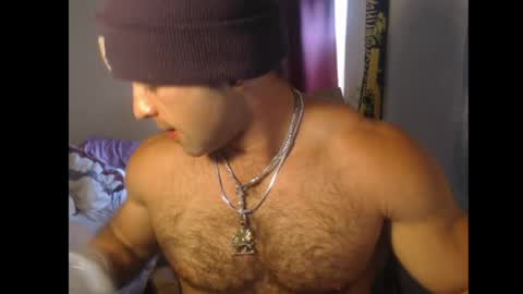 izak144 online show from May 28, 10:18 pm