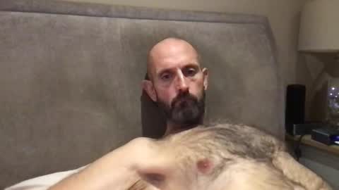 Snapshot of izzysboytoy1 chatting on November 8, 5:12 pm izzysboytoy1 online show from November 8, 5:12 pm