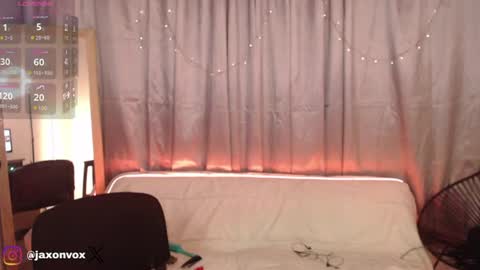 Hey im Jaxxxon check my info     online show from June 18, 1:26 pm