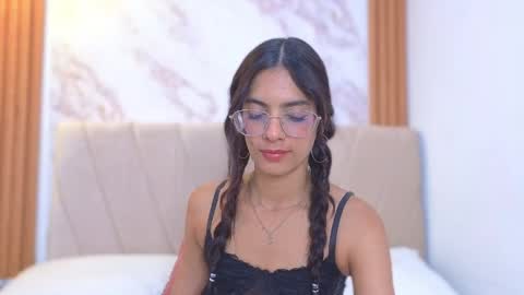j_belle_ online show from May 27, 1:57 am