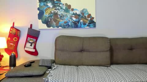 Snapshot of j_calix chatting on December 17, 5:19 pm Calix Independient model Insta and twt Calixsnake online show from December 17, 5:19 pm