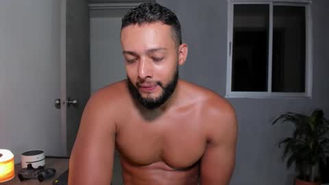 Snapshot of j_calix chatting on March 18, 12:25 am Calix Independient model Insta and twt Calixsnake online show from March 18, 12:25 am