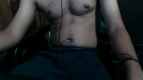 Snapshot of j_castello chatting on May 3, 1:33 am J online show from May 3, 1:33 am