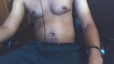 Snapshot of j_castello chatting on May 5, 1:46 am J online show from May 5, 1:46 am