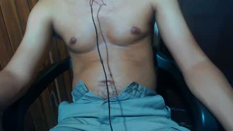 Snapshot of j_castello chatting on May 15, 3:02 am J online show from May 15, 3:02 am