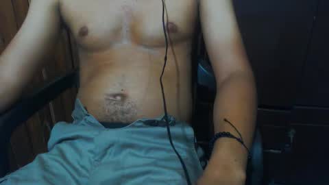 Snapshot of j_castello chatting on May 19, 1:56 am J online show from May 19, 1:56 am