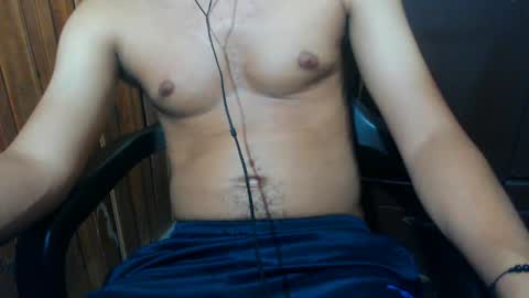 Snapshot of j_castello chatting on May 26, 3:13 am J online show from May 26, 3:13 am