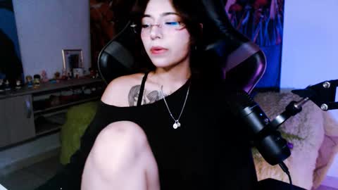 jade 18  online show from November 21, 5:17 am