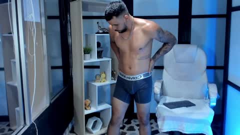 Snapshot of jackblanco_ chatting on January 2, 7:23 am Jack White online show from January 2, 7:23 am