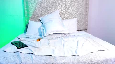 Snapshot of jackblanco_ chatting on January 24, 8:23 am Jack White online show from January 24, 8:23 am