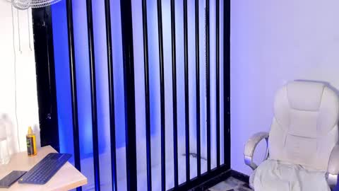 Snapshot of jackblanco_ chatting on January 31, 10:42 am Jack White online show from January 31, 10:42 am