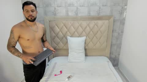 Jack White online show from December 4, 8:39 pm