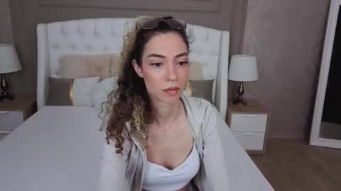 Snapshot of jackie__fox chatting on March 24, 2:11 pm Jackie online show from March 24, 2:11 pm