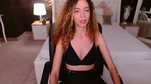 Snapshot of jackie__fox chatting on June 4, 5:02 am Jackie online show from June 4, 5:02 am
