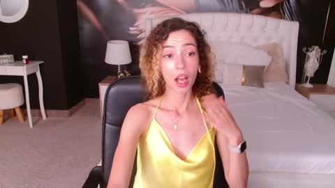 Snapshot of jackie__fox chatting on June 6, 4:28 am Jackie online show from June 6, 4:28 am
