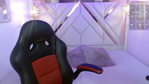 Jackie online show from March 26, 8:14 pm