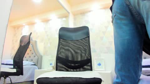 Jackson online show from December 12, 11:40 am