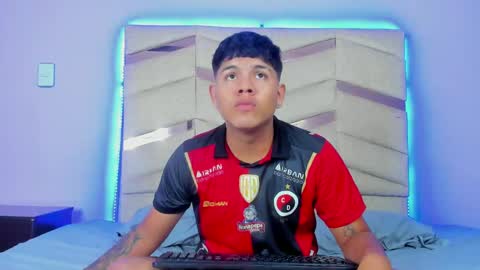 Snapshot of jacksonparker_ chatting on December 3, 7:11 pm Jackson online show from December 3, 7:11 pm