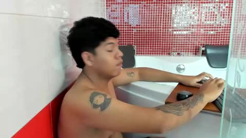 Snapshot of jacksonparker_ chatting on January 24, 8:43 pm Jackson online show from January 24, 8:43 pm