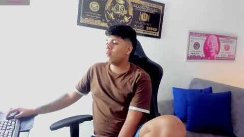 Snapshot of jacksonparker_ chatting on February 7, 7:38 pm Jackson online show from February 7, 7:38 pm