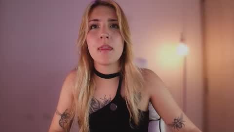 Snapshot of jacky_croft chatting on July 29, 1:37 am Linda Sofia help me get to 100 thumbs up online show from July 29, 1:37 am